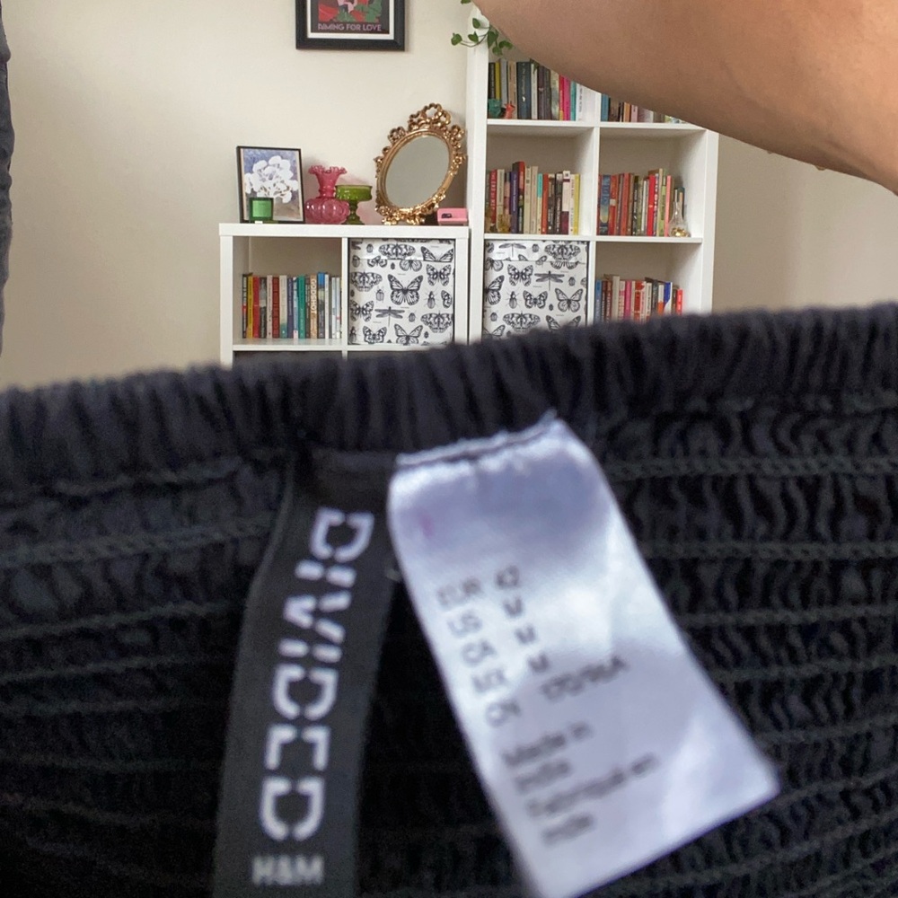 H&M Ruffled Bust Crop Top - Picture 3 of 3